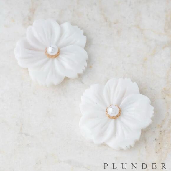 New Plunder "Chloe" Pearl Flower Stud Earrings (1") - Picture 2 of 5
